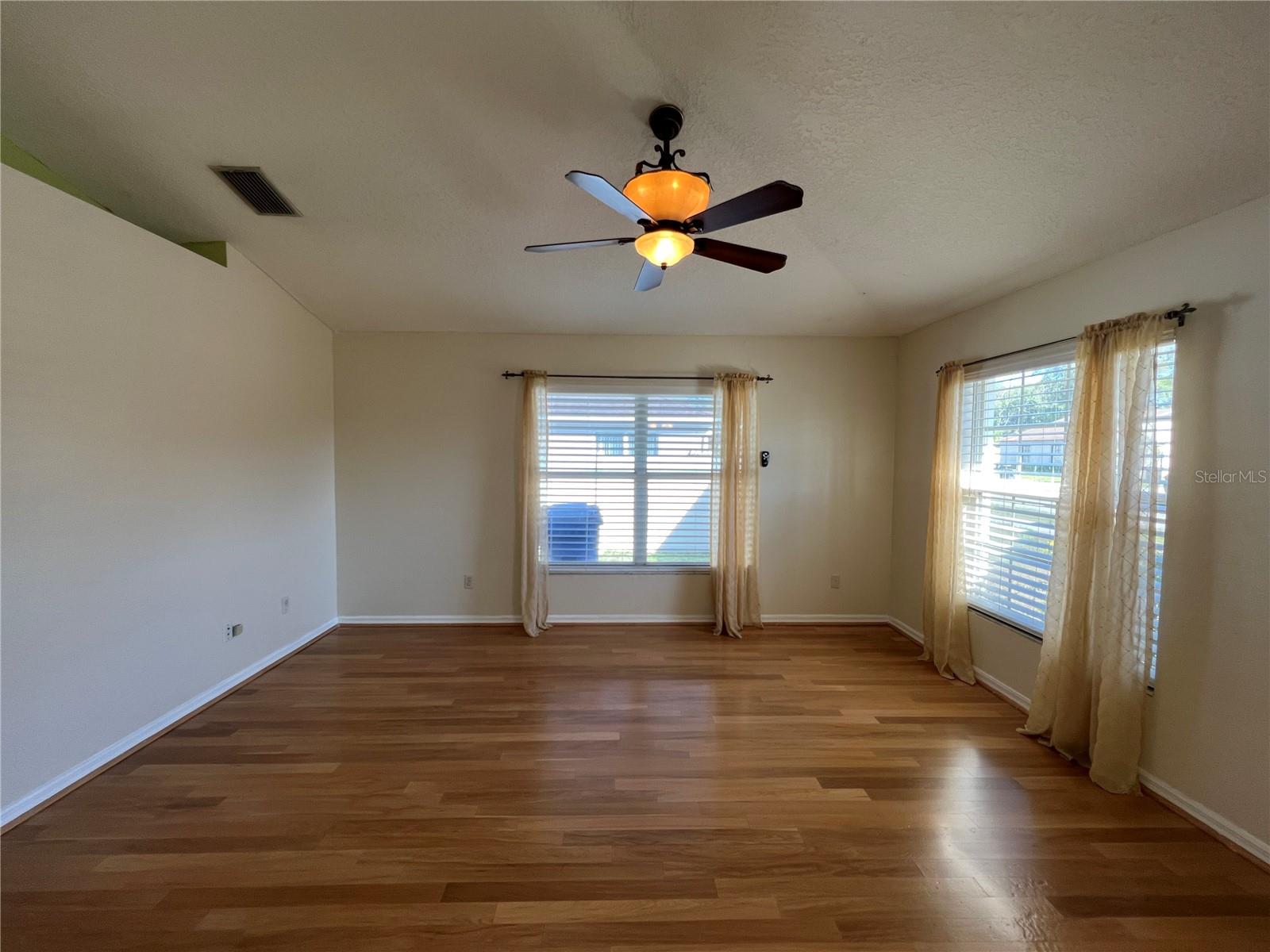 6807 KINGSTON DR, TAMPA, FL, 33619