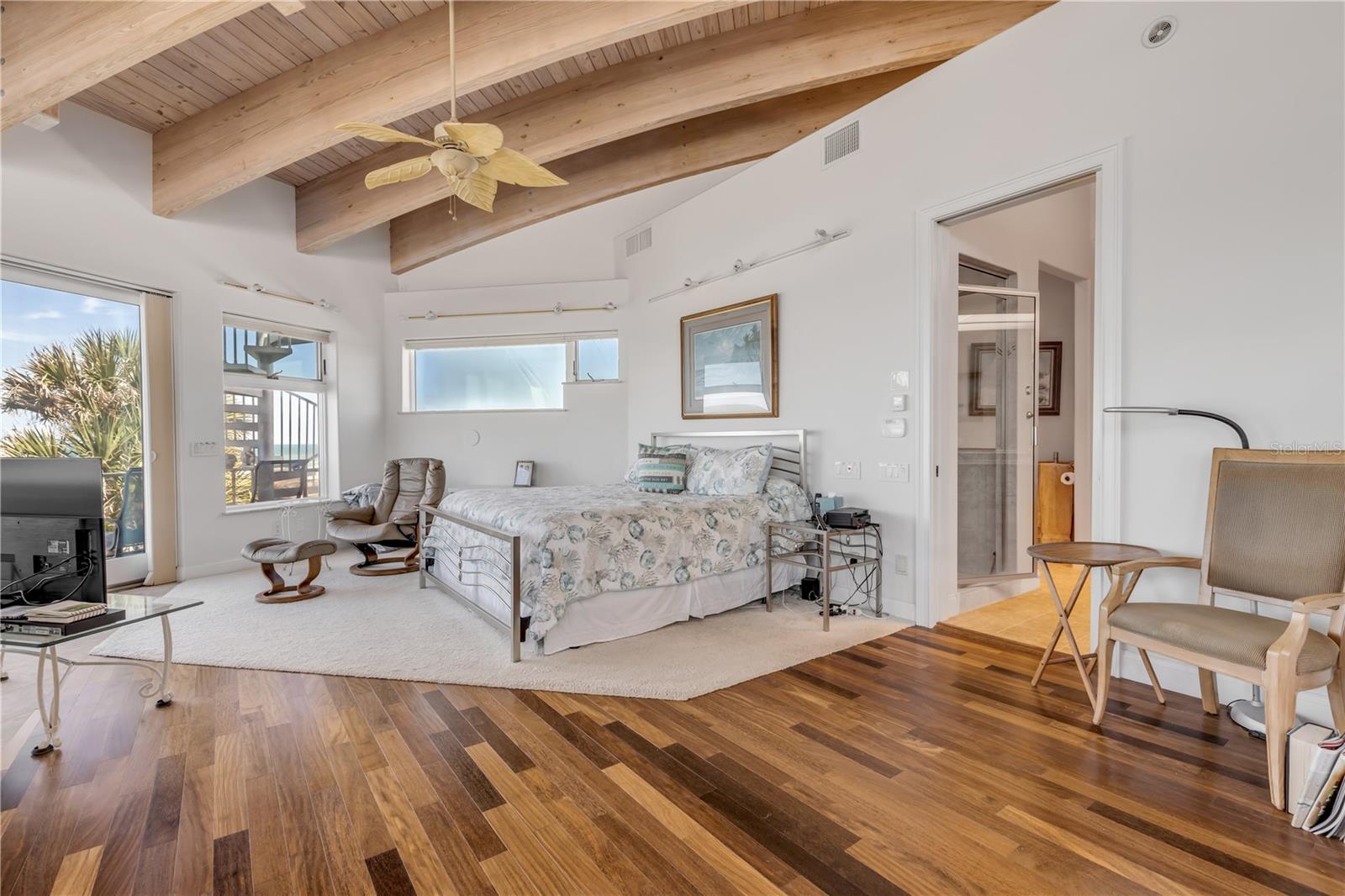 V4942890 Property Photo