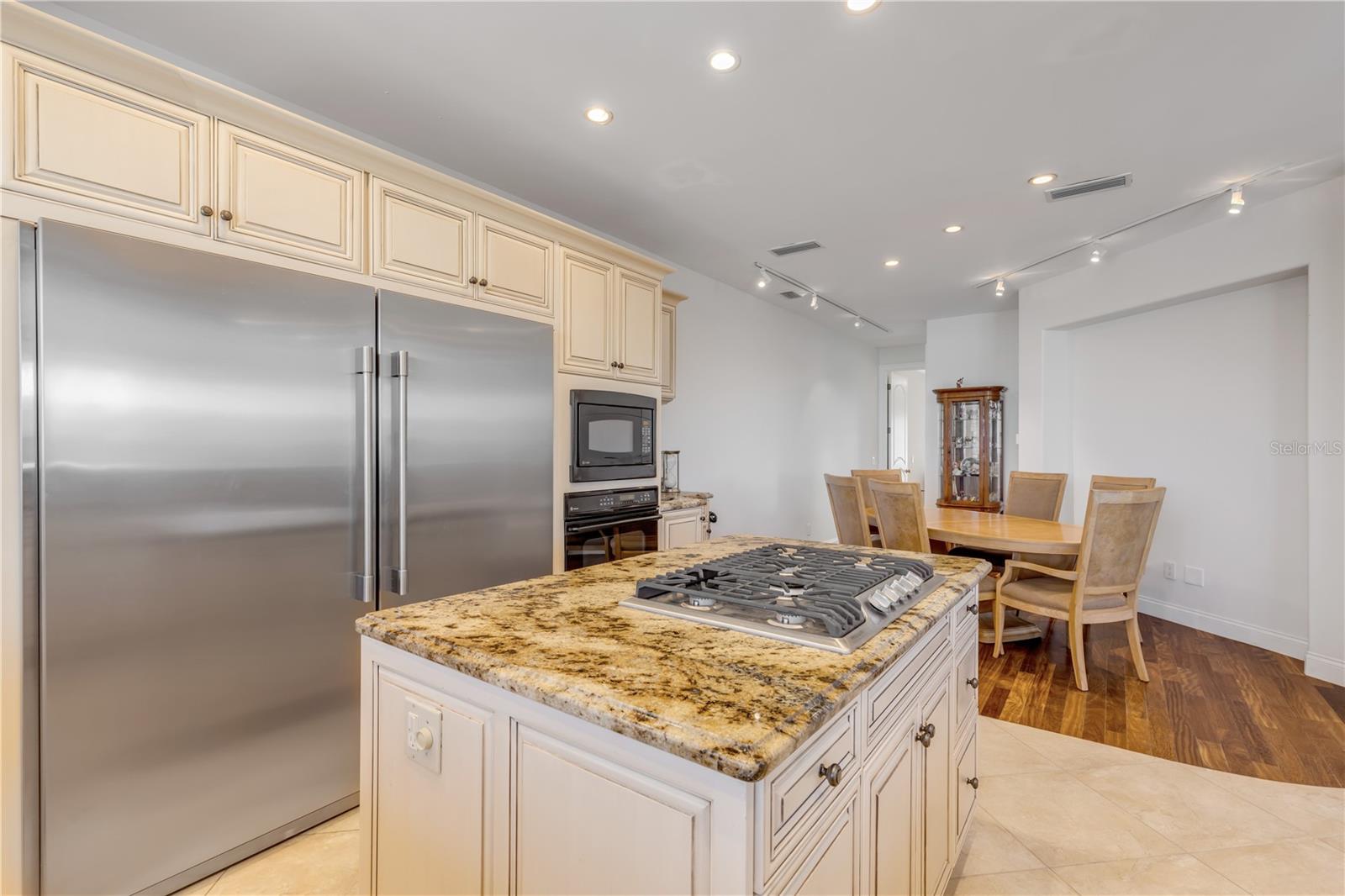 V4942890 Property Photo