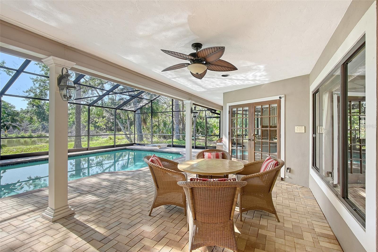A4653559 Property Photo