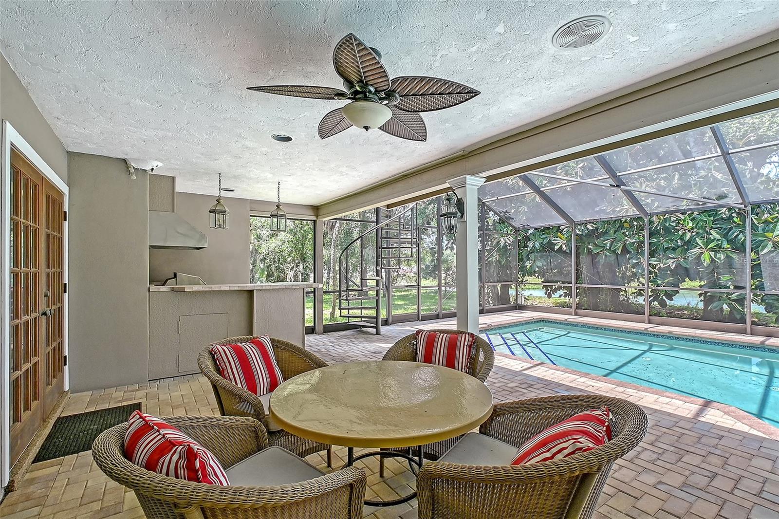 A4653559 Property Photo