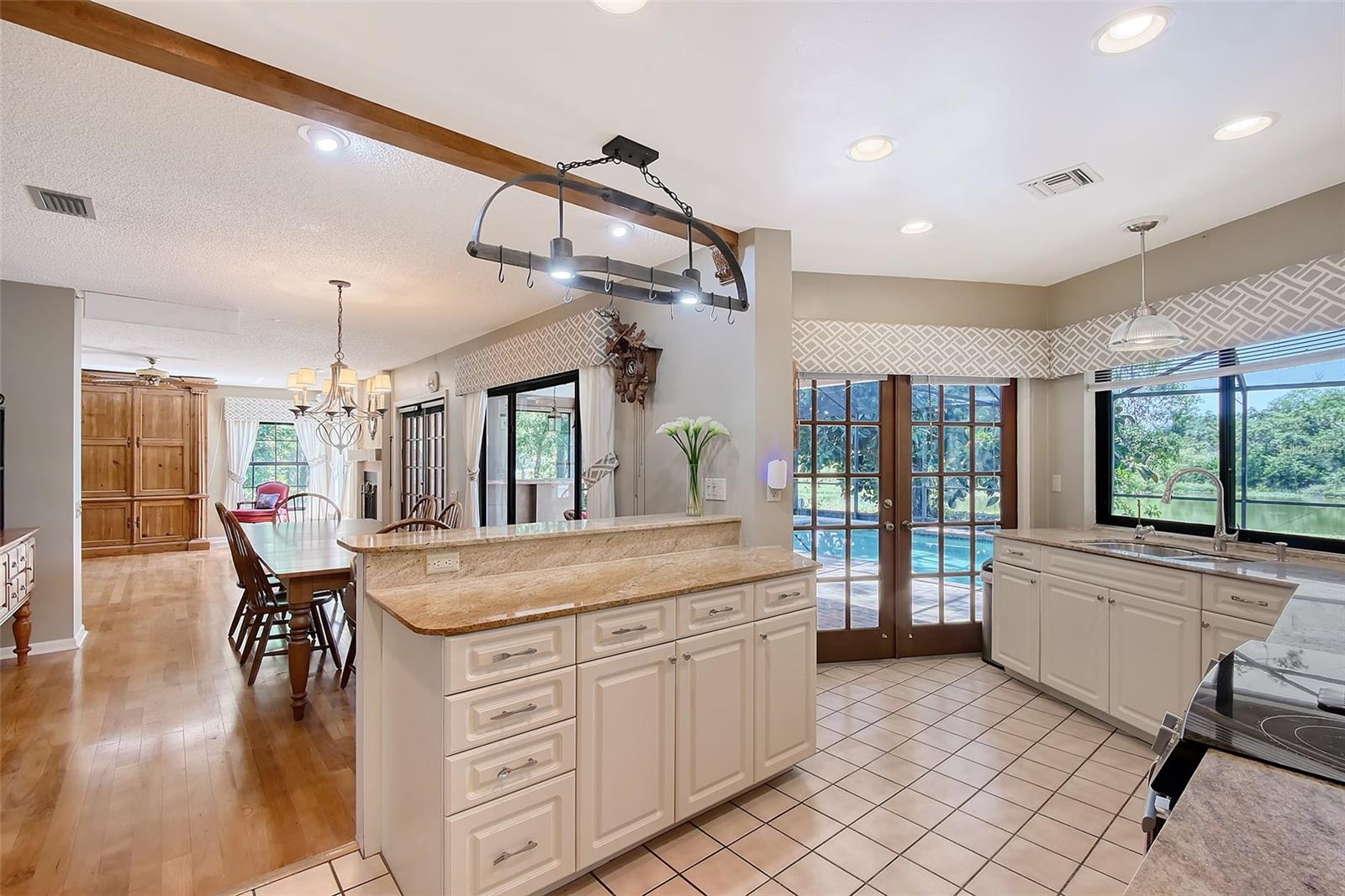 A4653559 Property Photo