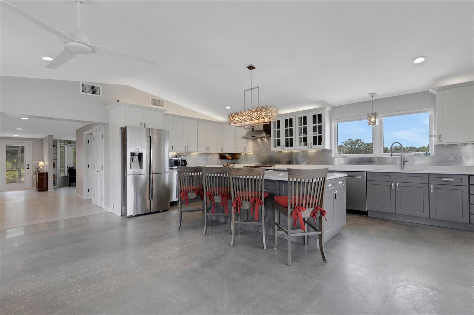 A4653633 Property Photo