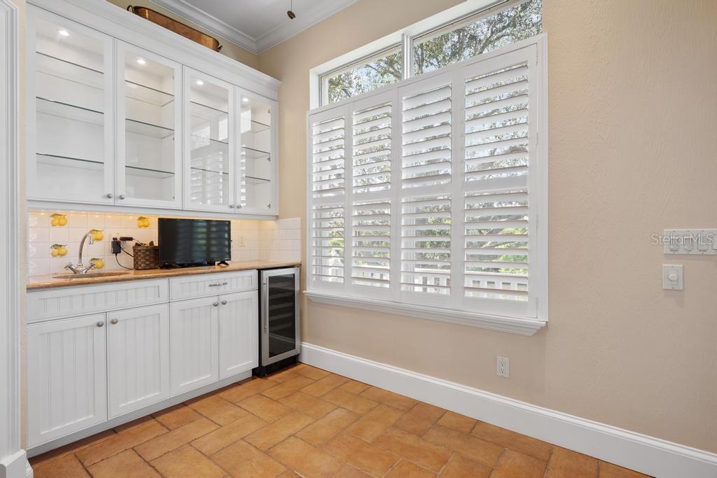 A4653661 Property Photo