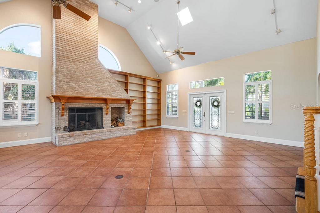 A4653661 Property Photo