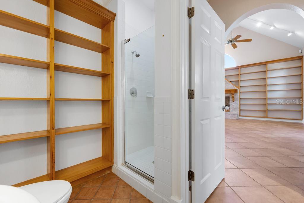 A4653661 Property Photo