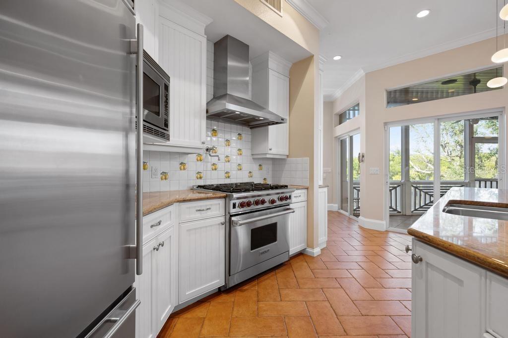 A4653661 Property Photo