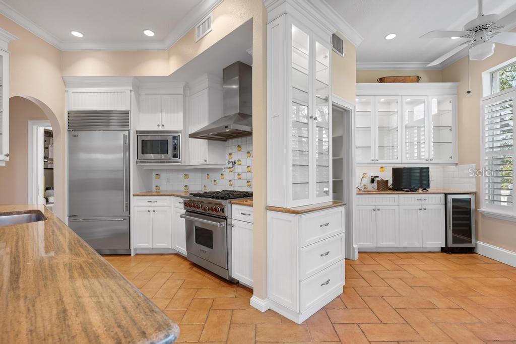 A4653661 Property Photo