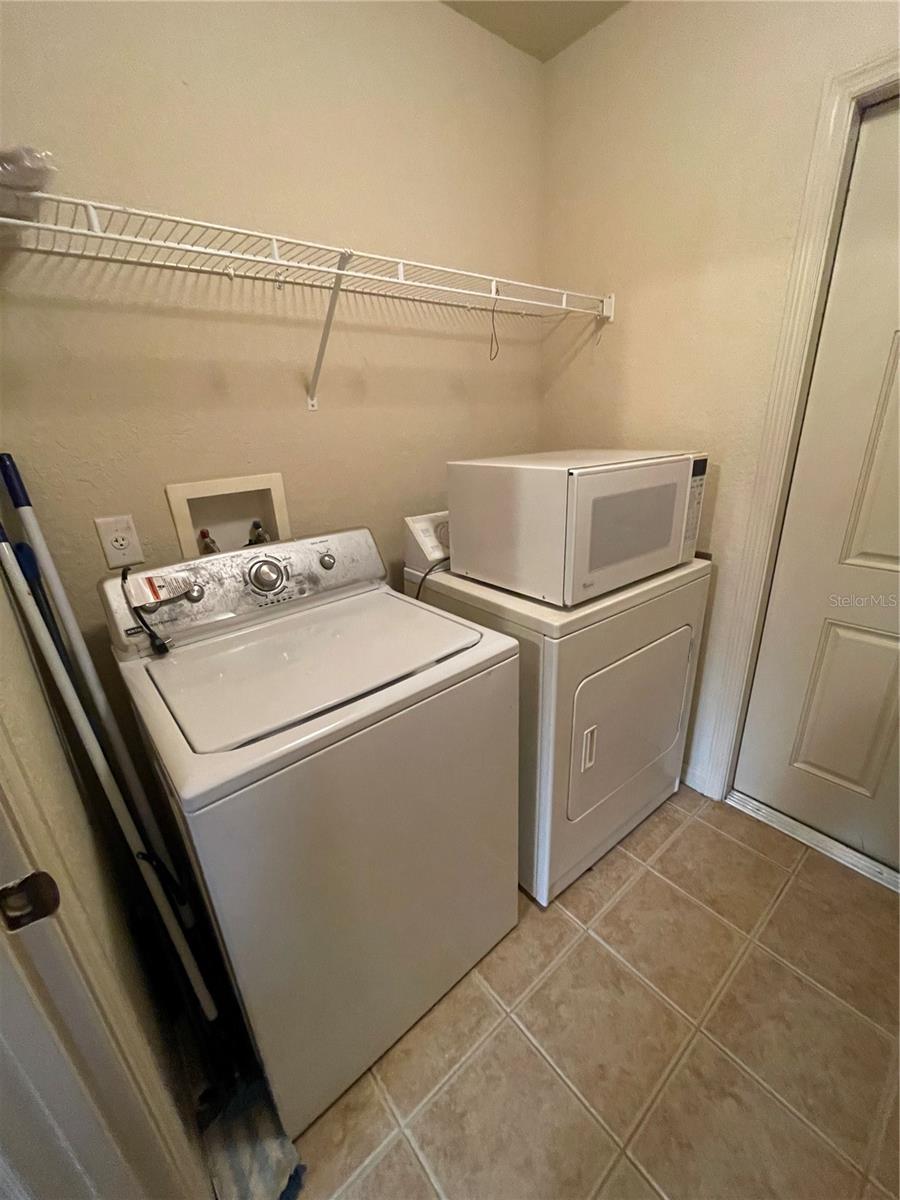 24 MALAUKA TER, OCKLAWAHA, FL, 32179