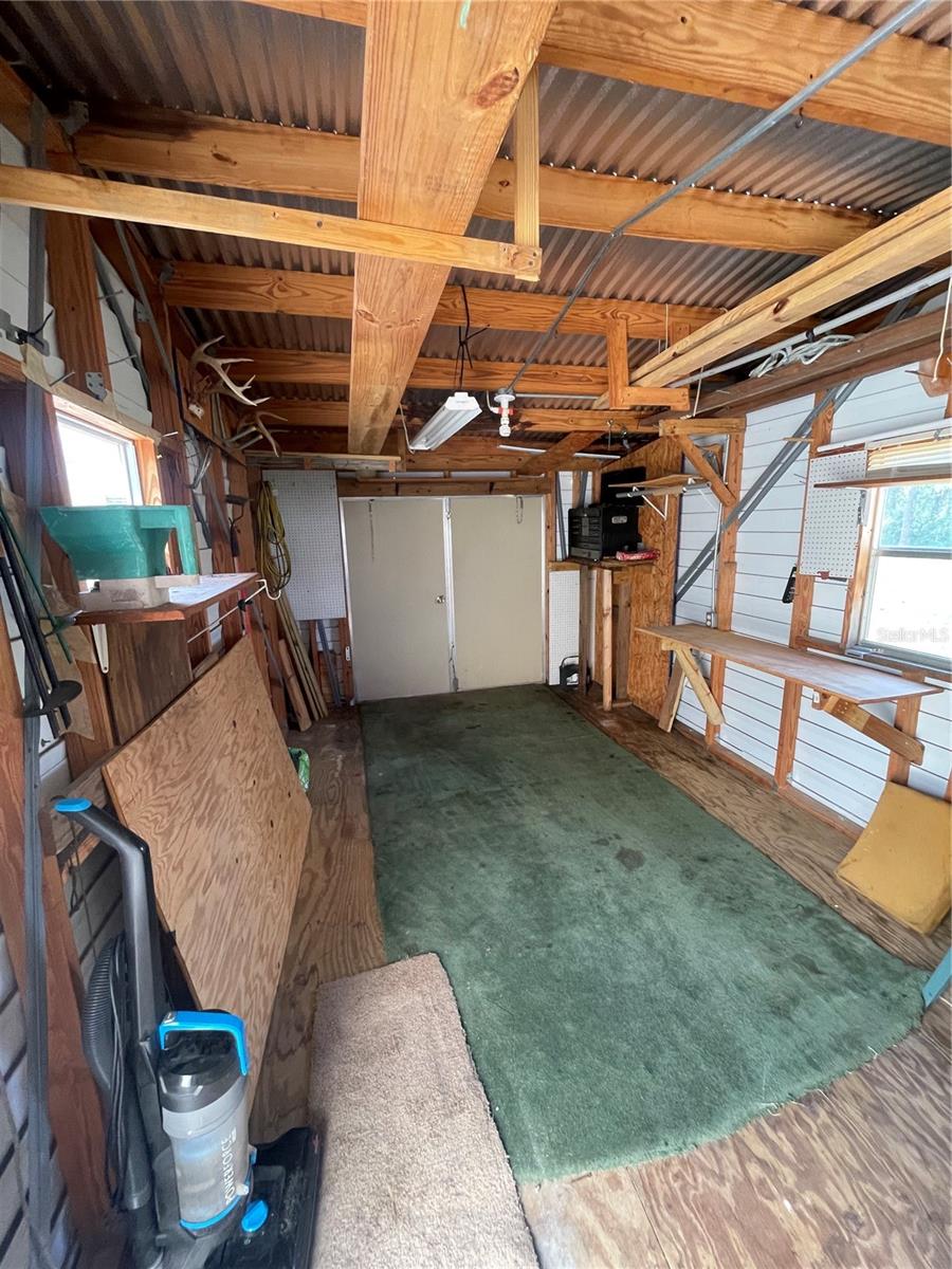 24 MALAUKA TER, OCKLAWAHA, FL, 32179