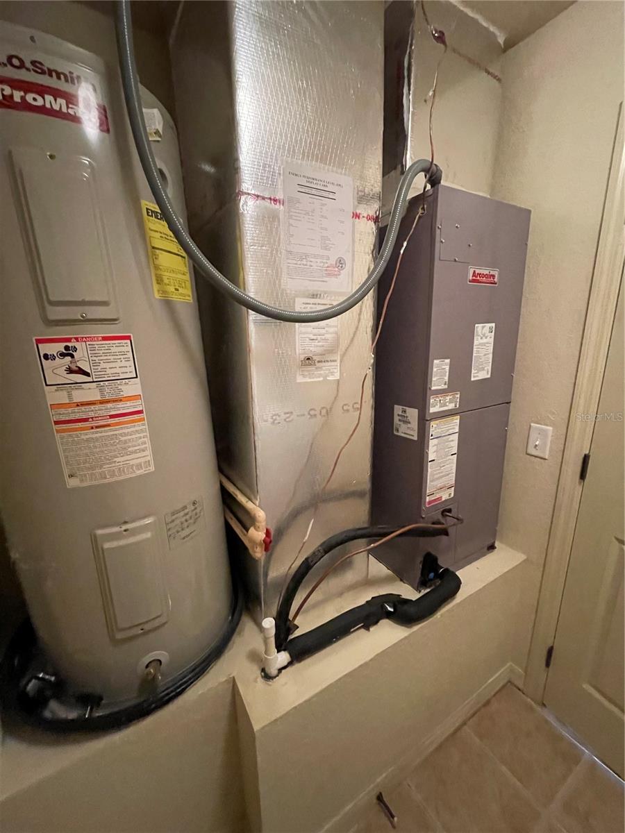 24 MALAUKA TER, OCKLAWAHA, FL, 32179