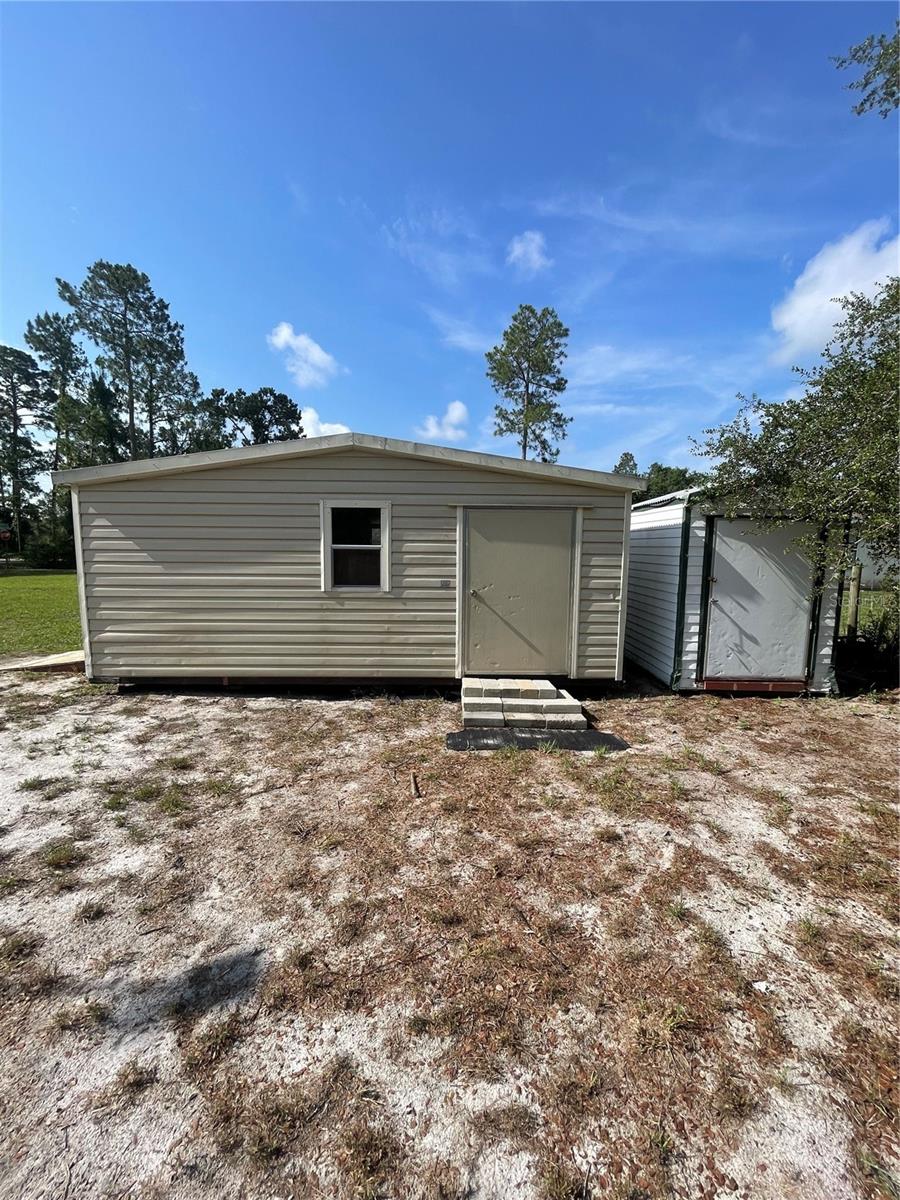 24 MALAUKA TER, OCKLAWAHA, FL, 32179