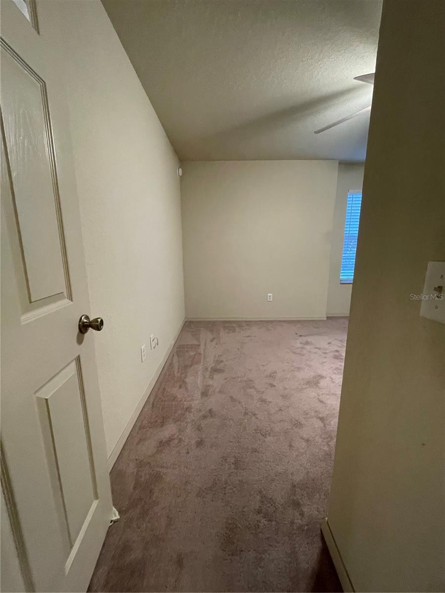 24 MALAUKA TER, OCKLAWAHA, FL, 32179