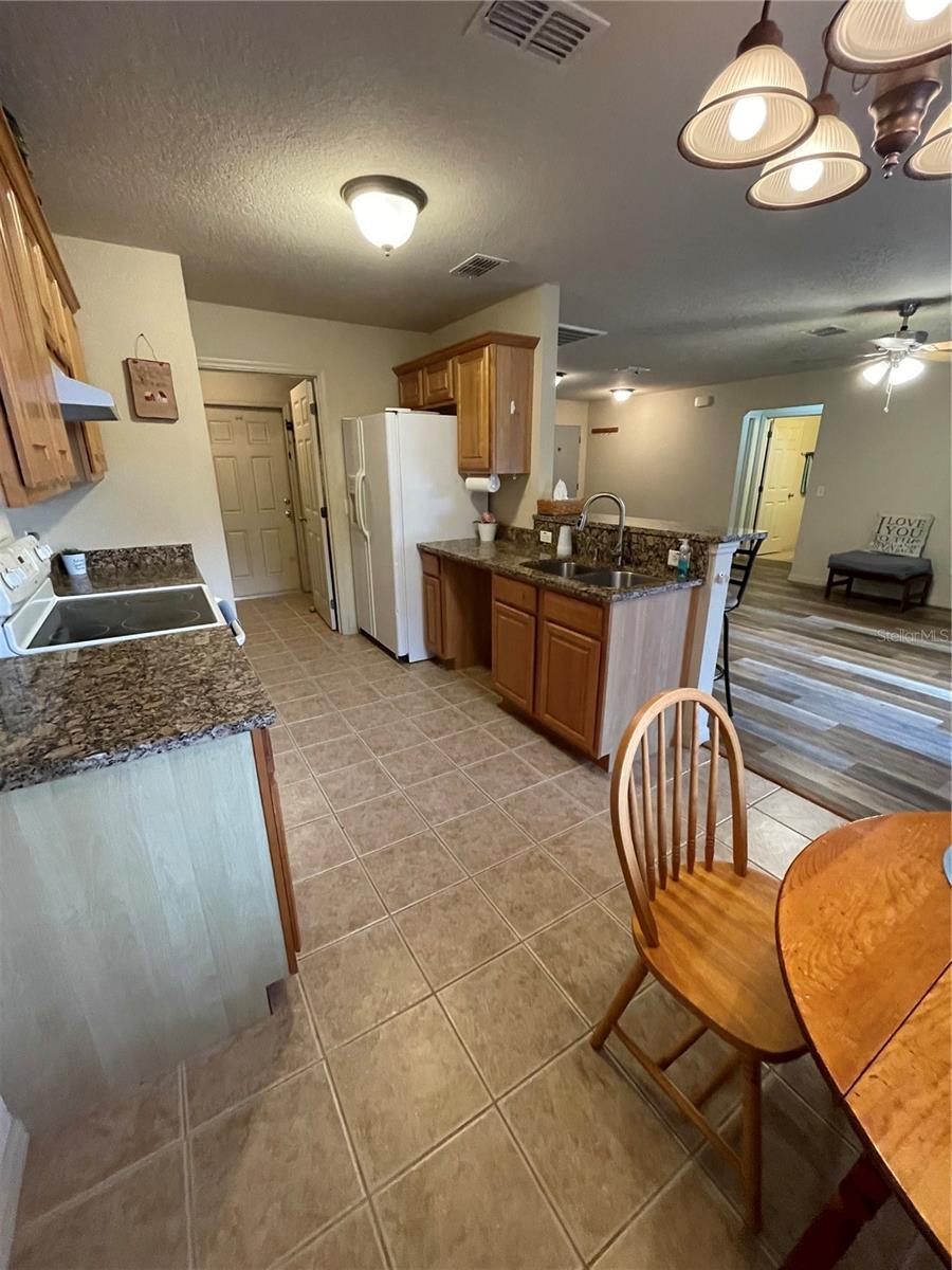 24 MALAUKA TER, OCKLAWAHA, FL, 32179