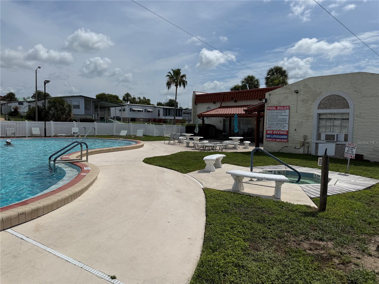 TB8389498 Property Photo