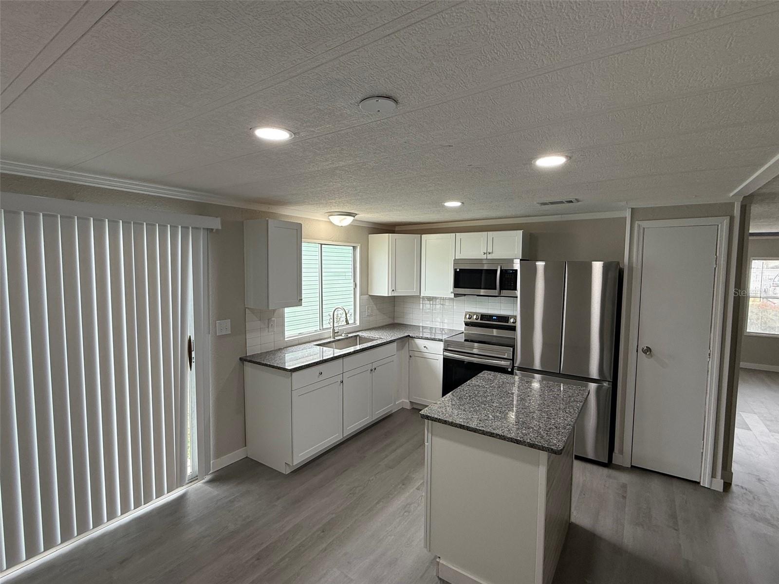 TB8389498 Property Photo