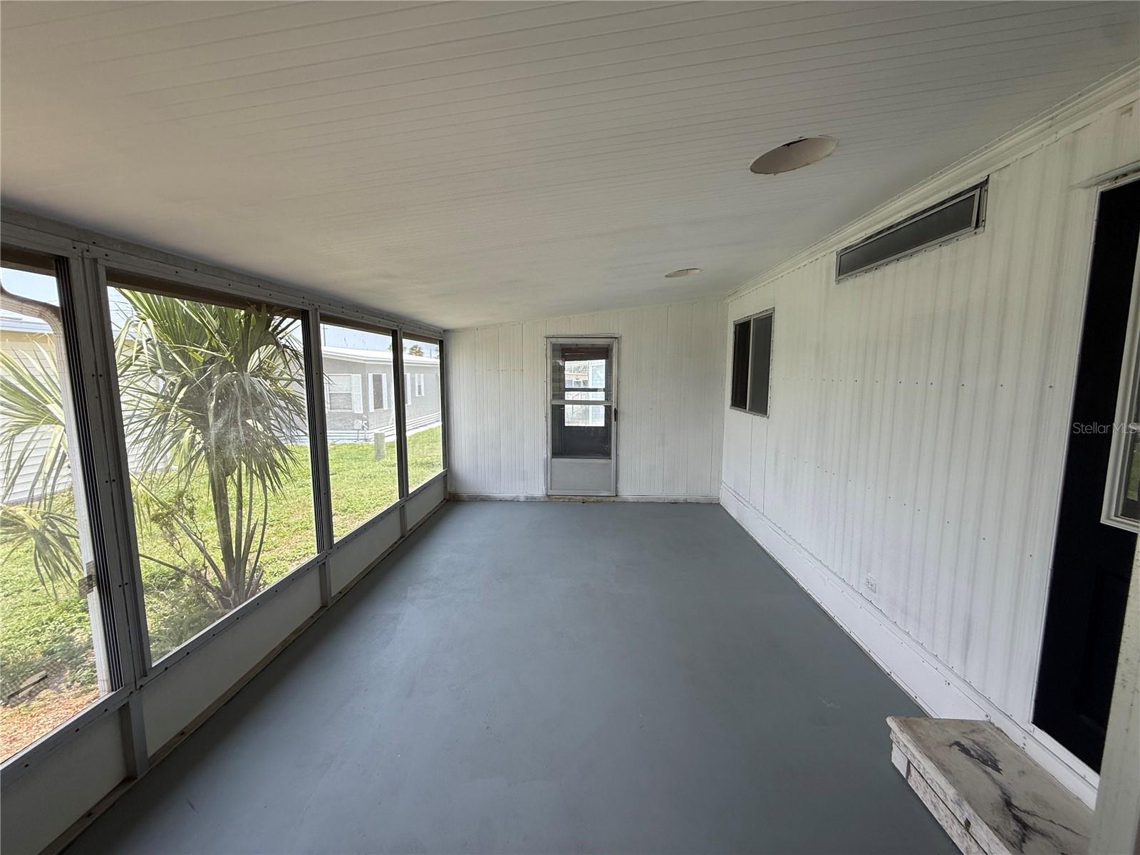 TB8389498 Property Photo