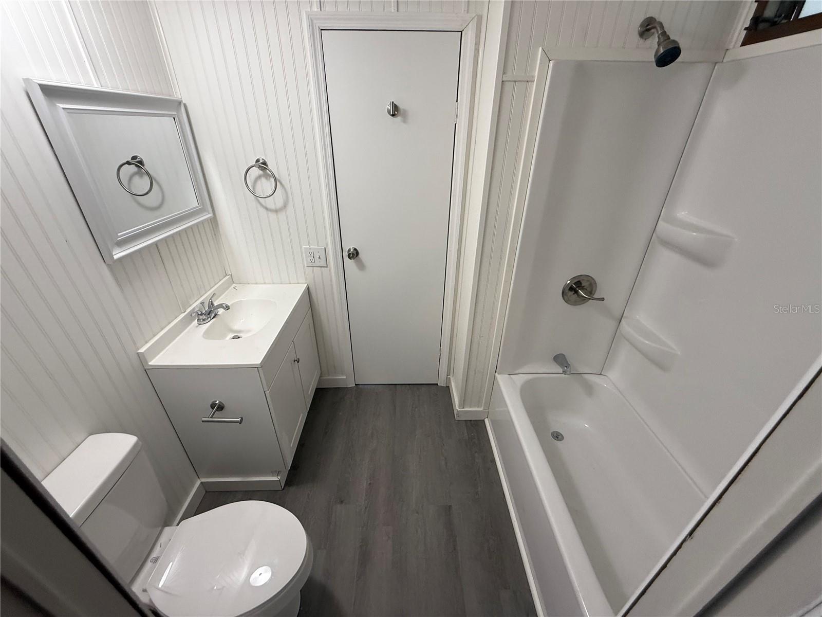 TB8389498 Property Photo