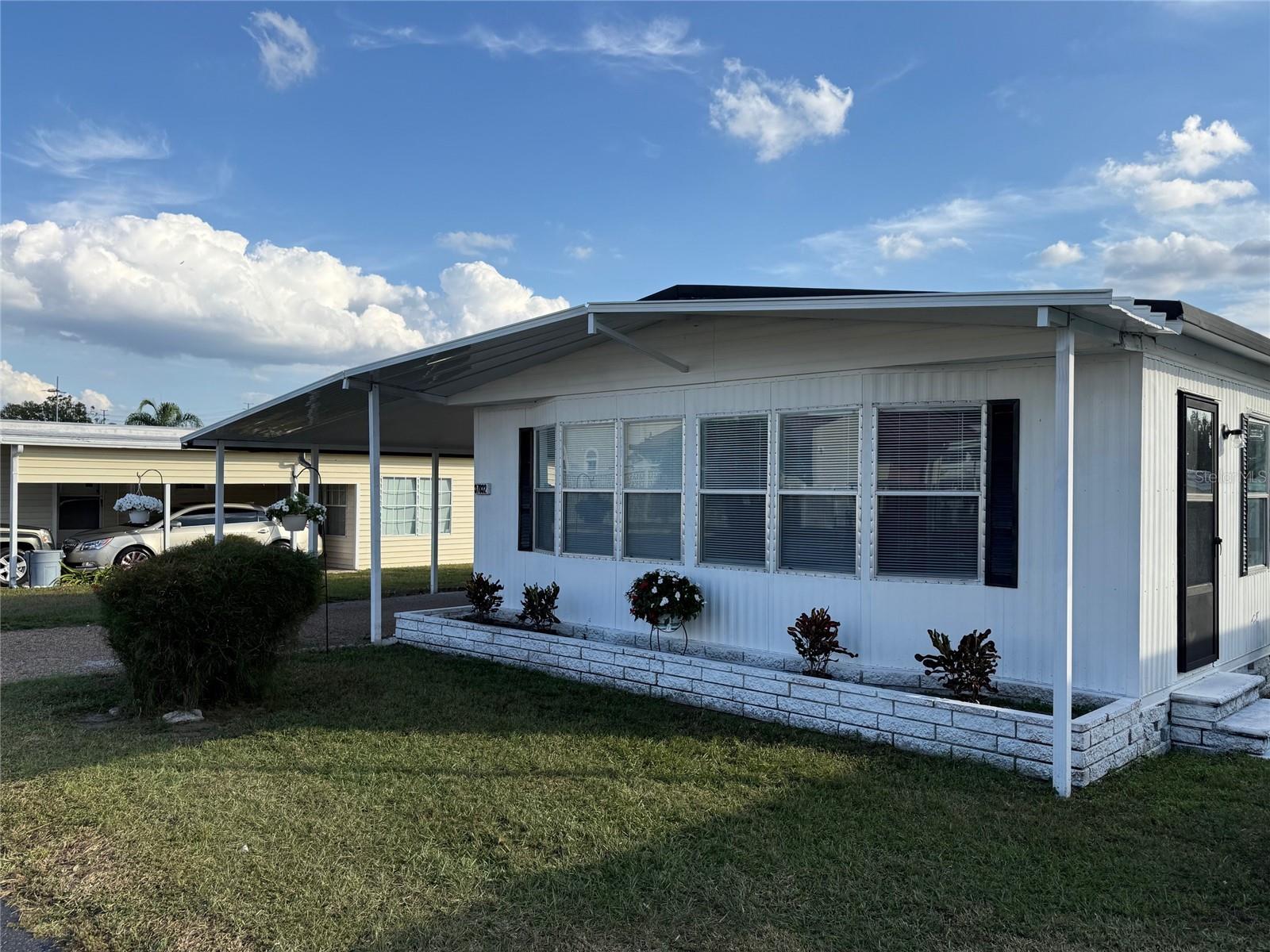 TB8389498 Property Photo