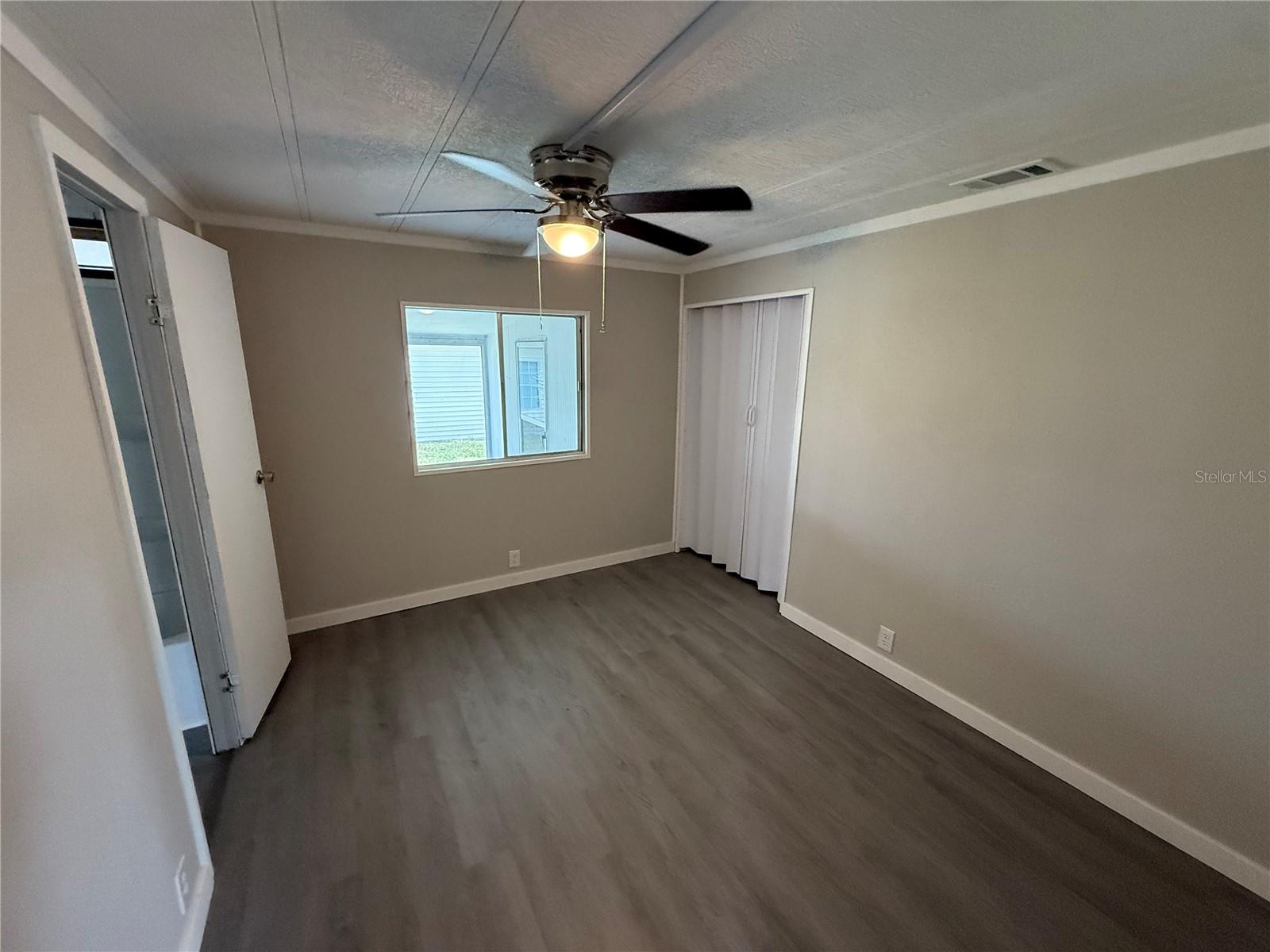 TB8389498 Property Photo