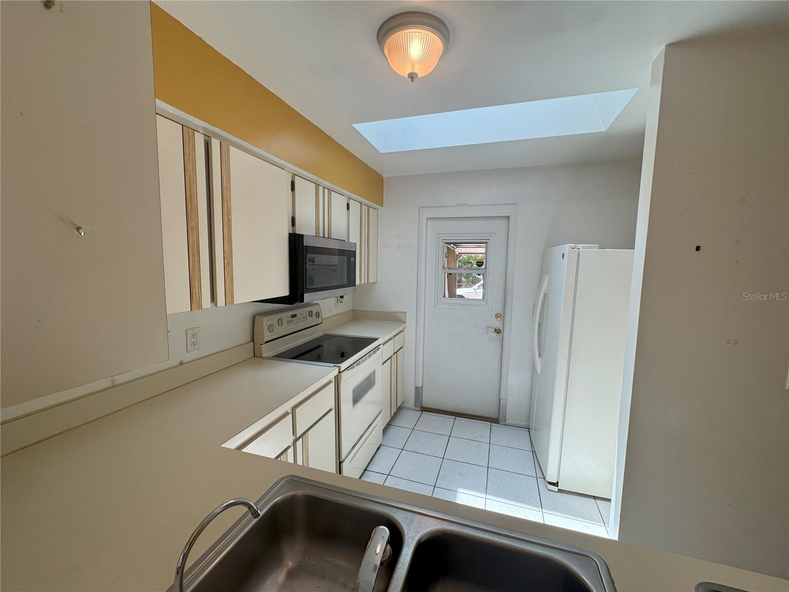 561 PORTLAND CIR, APOPKA, FL, 32703