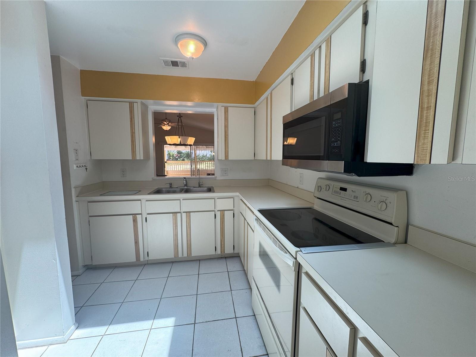 561 PORTLAND CIR, APOPKA, FL, 32703