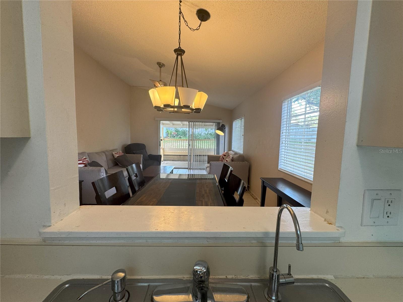 561 PORTLAND CIR, APOPKA, FL, 32703