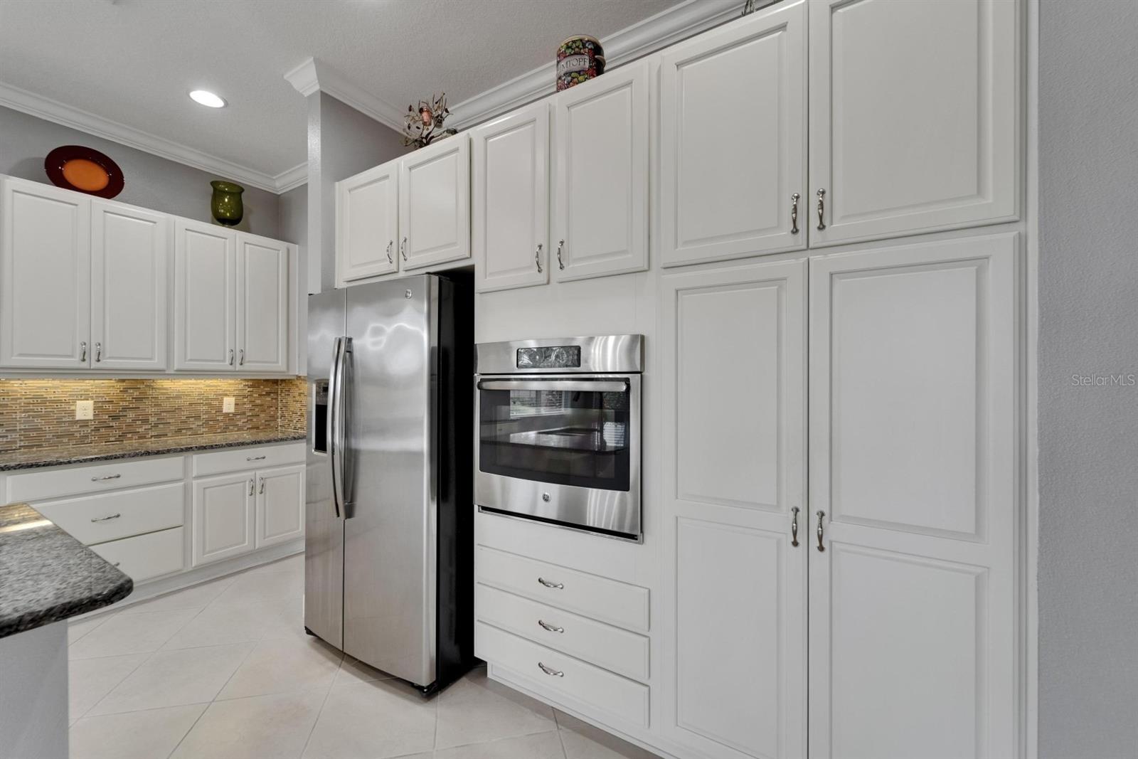 Upgraded cabinets and wall oven