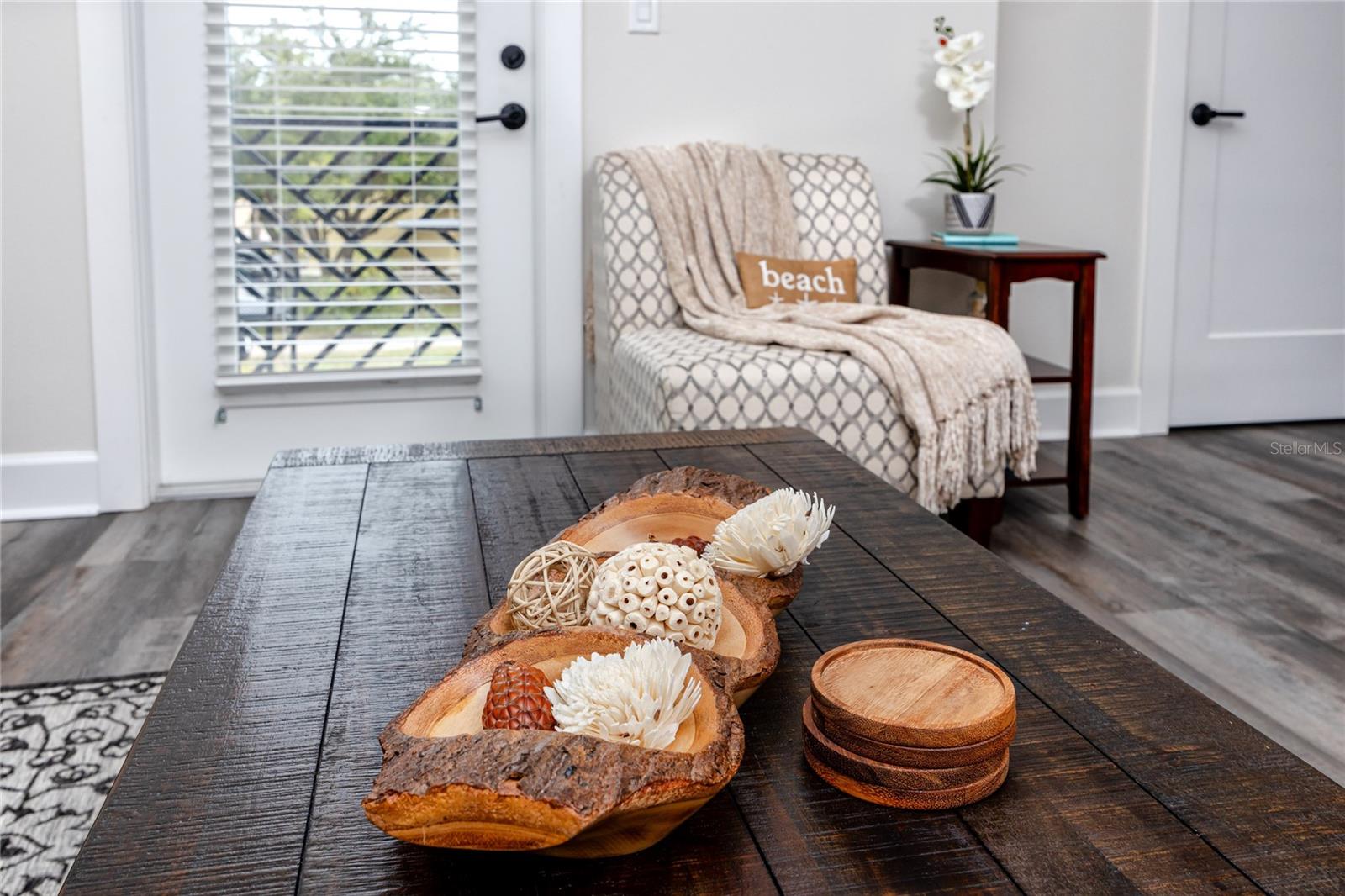 Balcony off the llving area