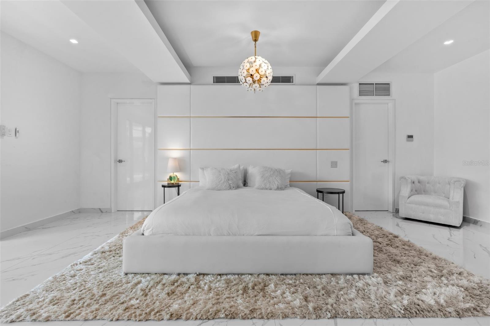 PR9113841 Property Photo