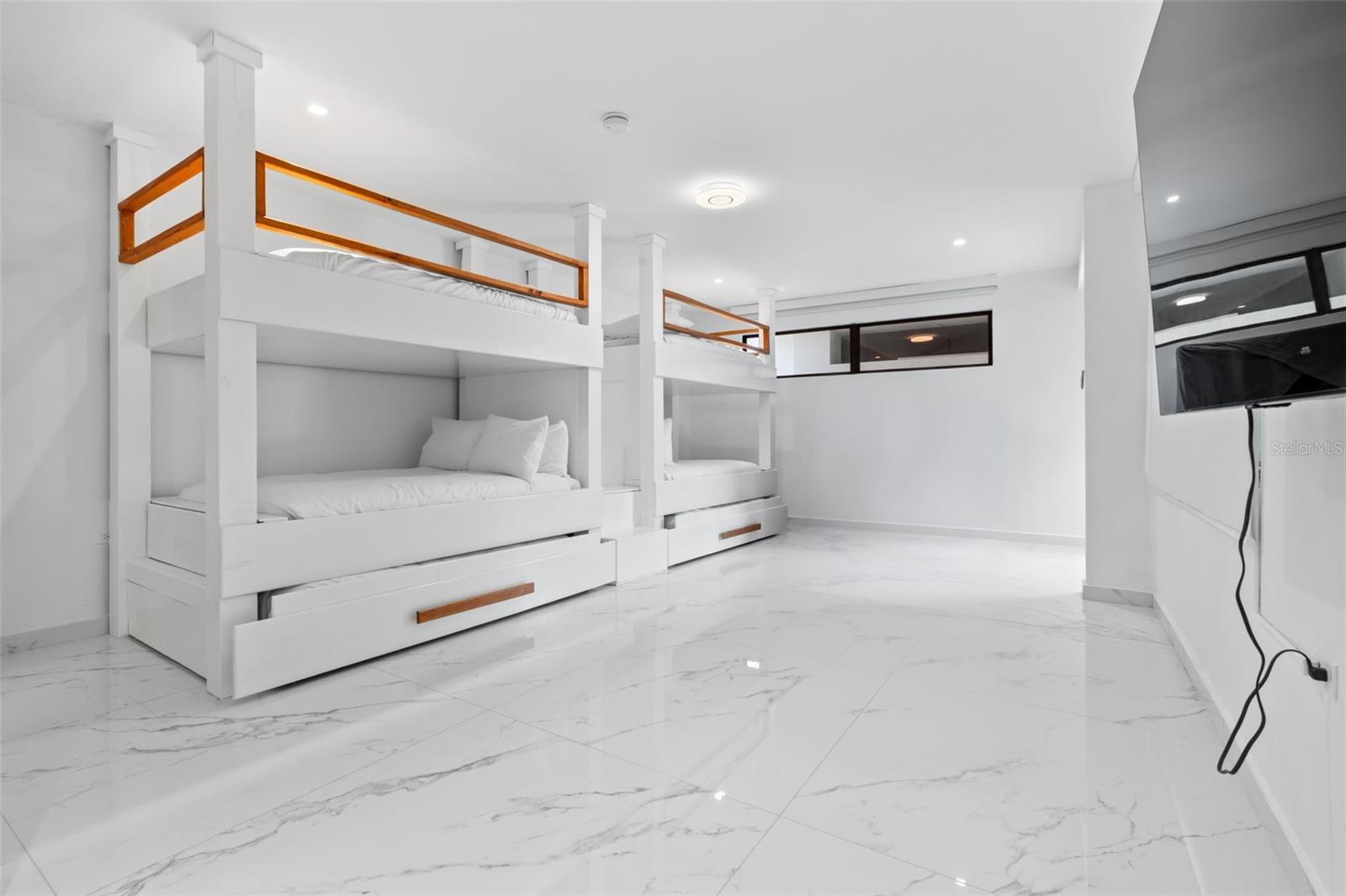 PR9113841 Property Photo