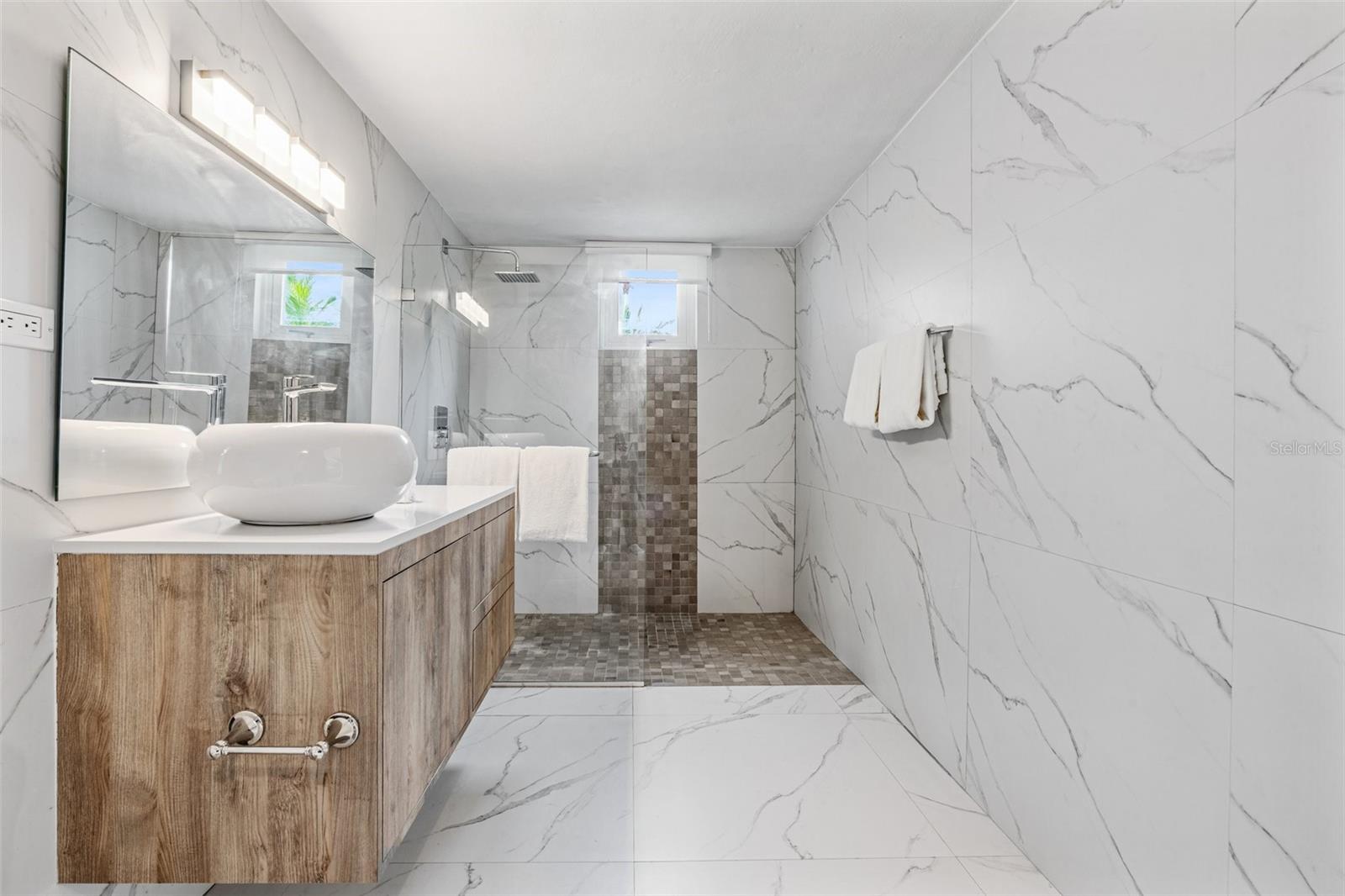 PR9113842 Property Photo