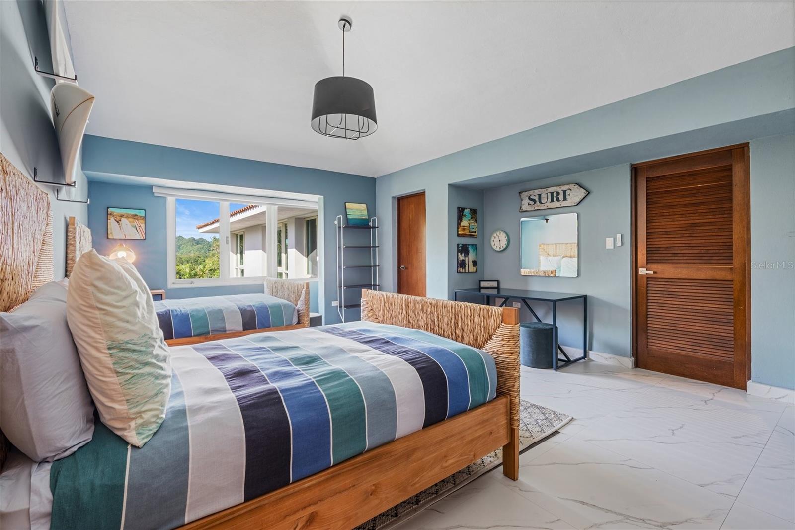 PR9113842 Property Photo