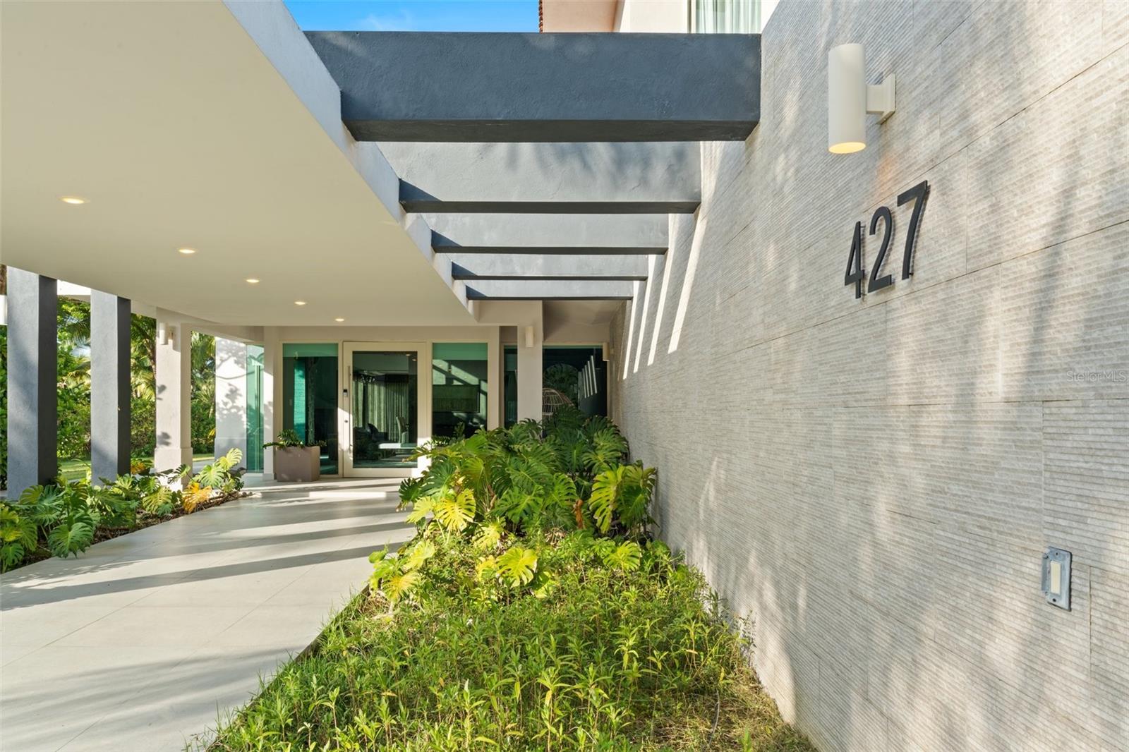 PR9113842 Property Photo