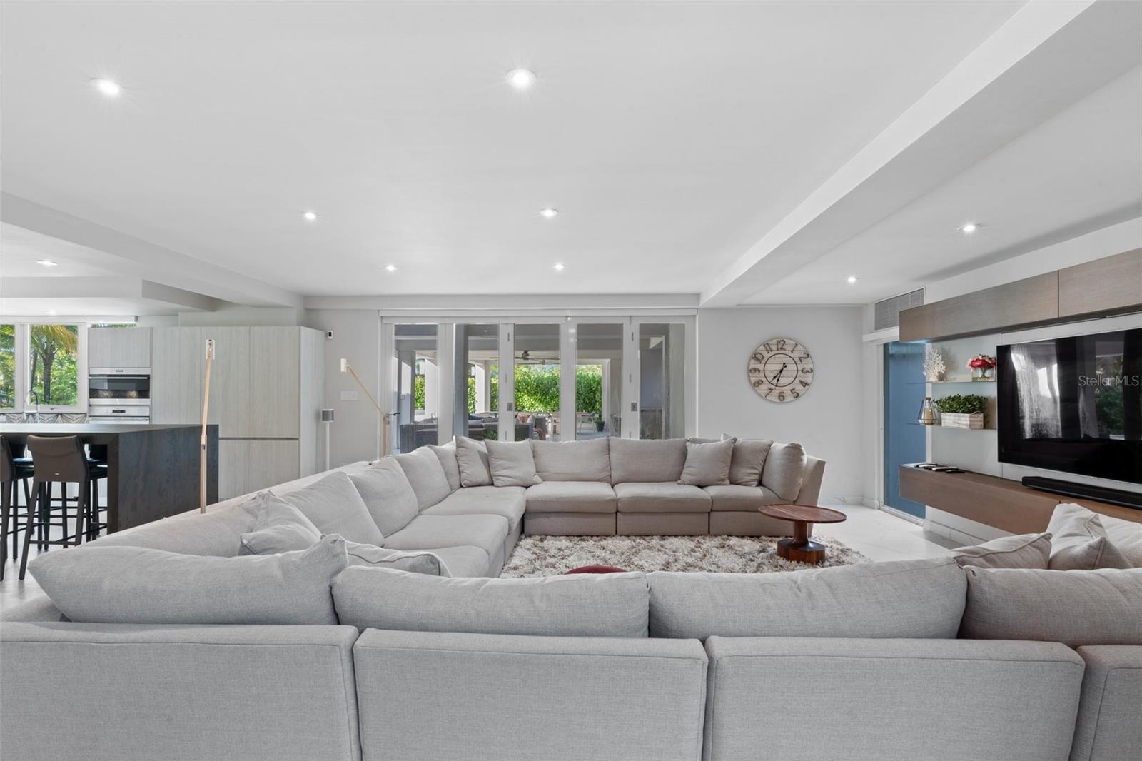 PR9113842 Property Photo