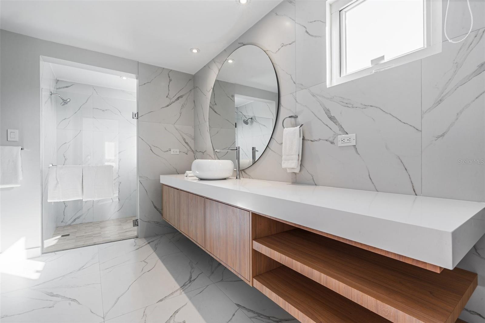 PR9113842 Property Photo