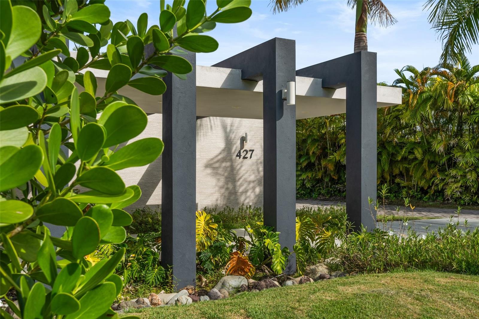 PR9113842 Property Photo