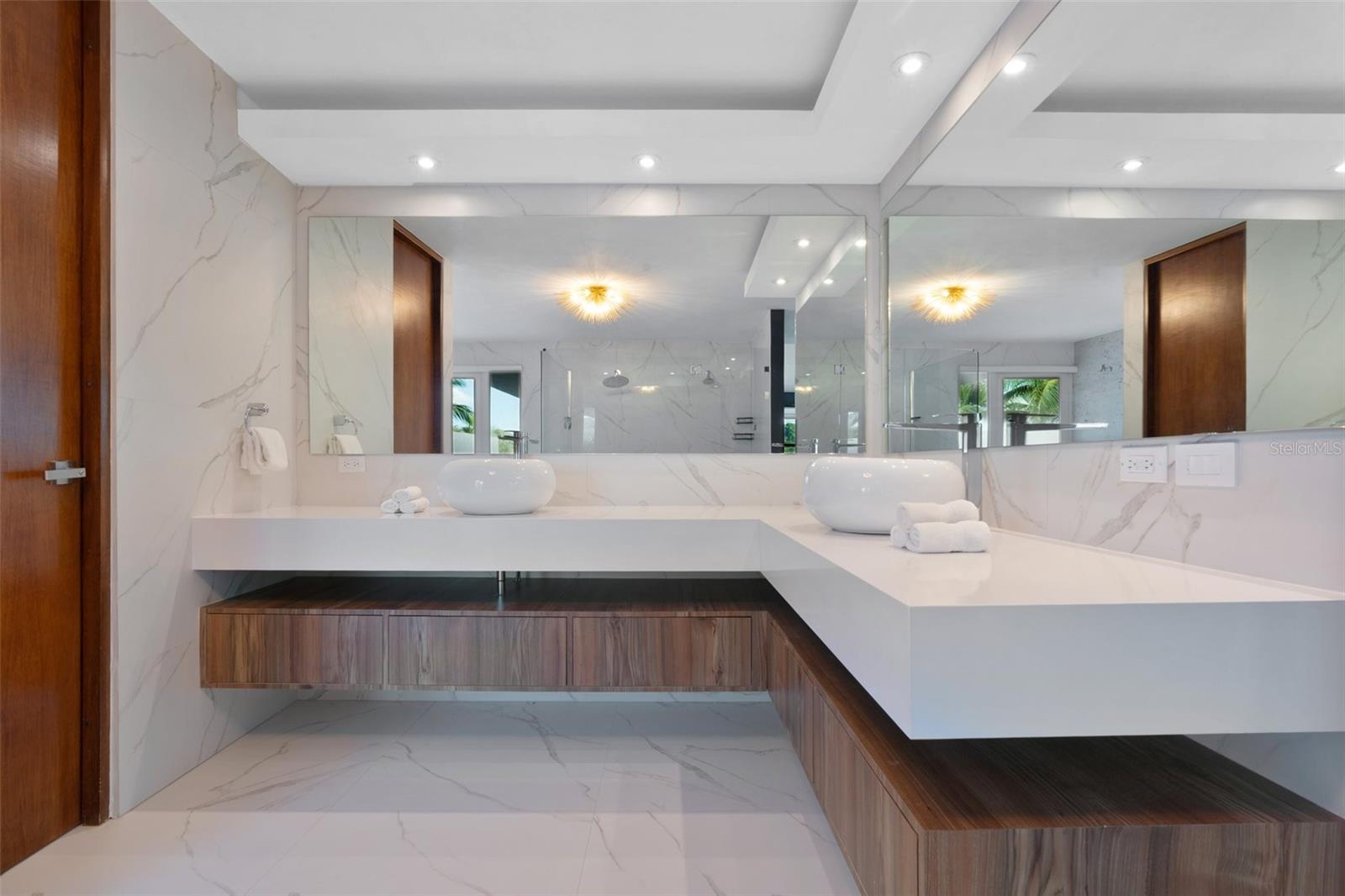 PR9113842 Property Photo