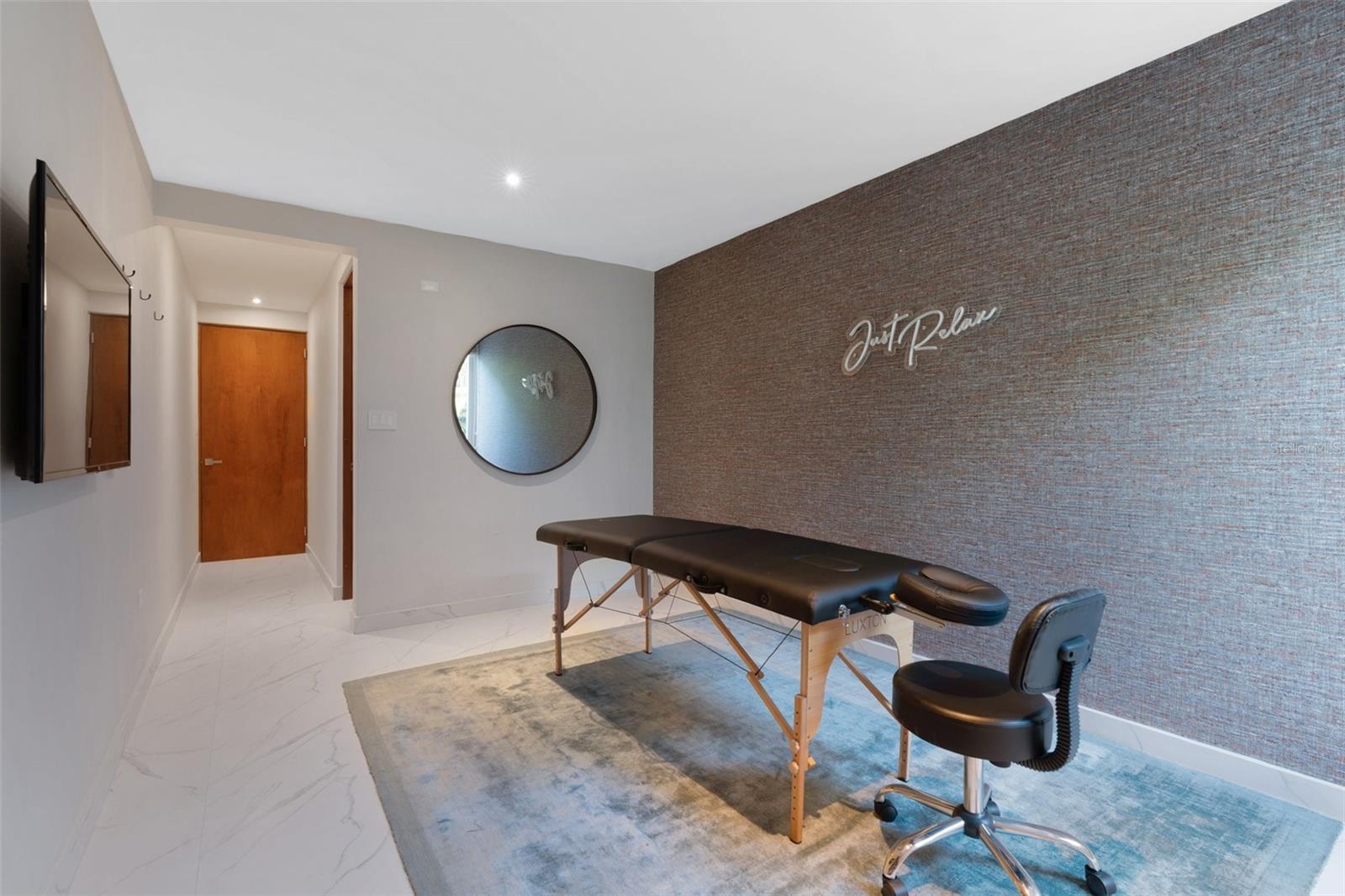 PR9113842 Property Photo