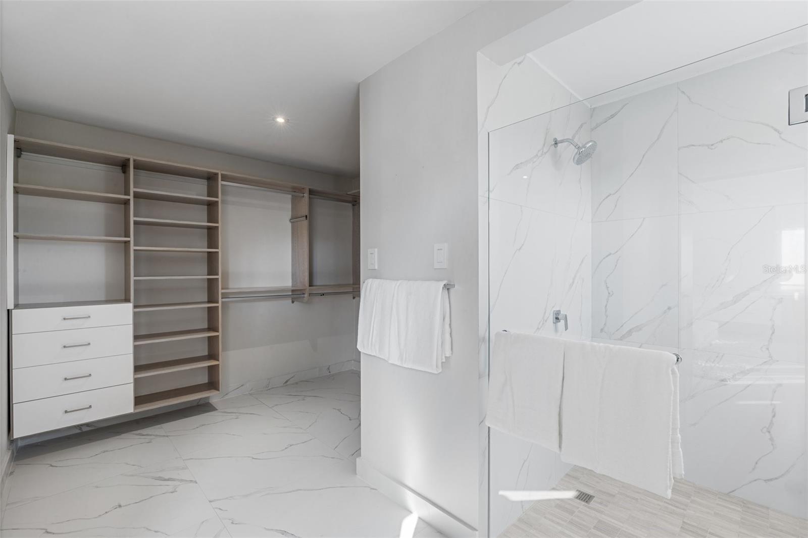 PR9113842 Property Photo