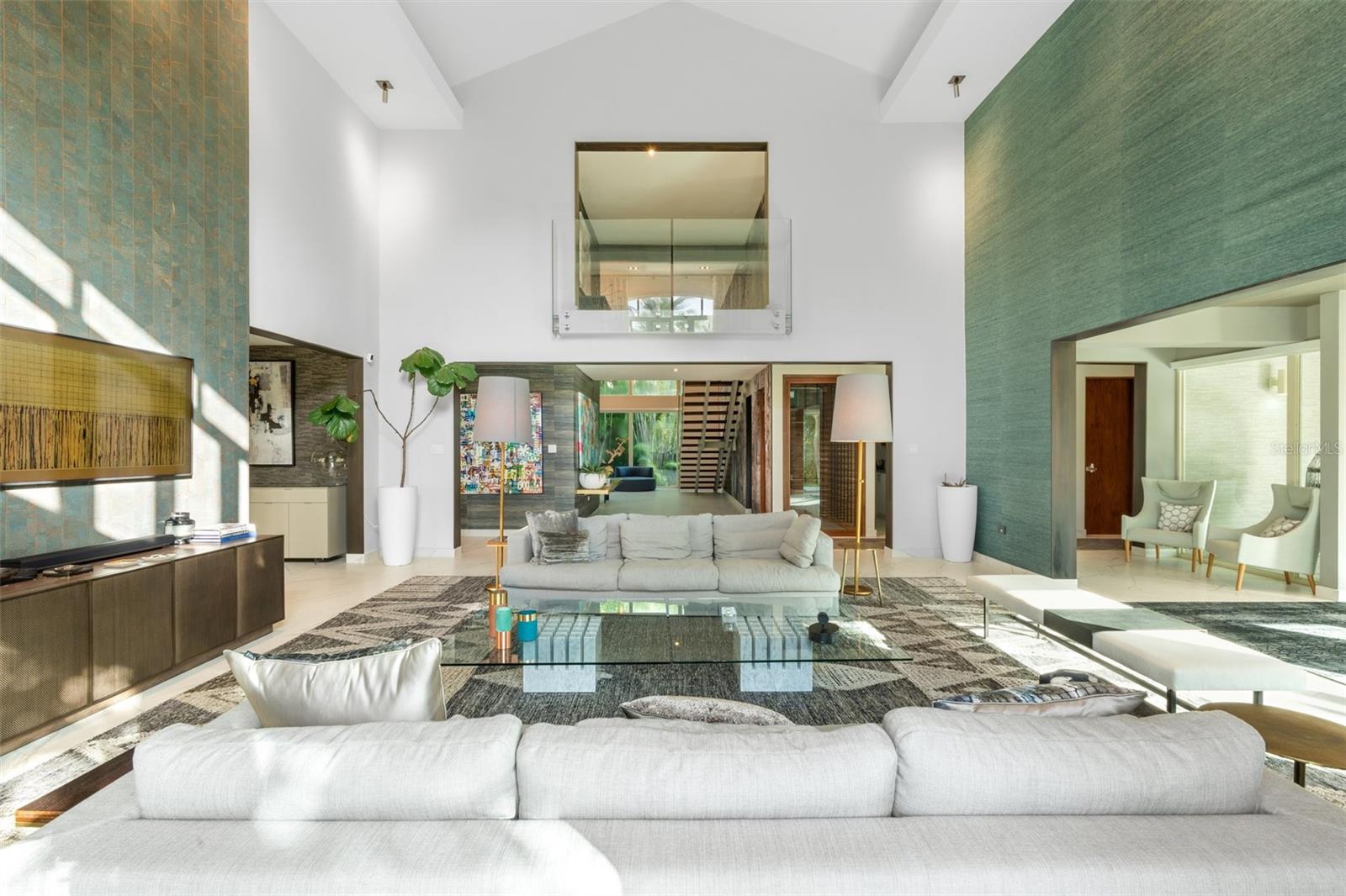 PR9113842 Property Photo