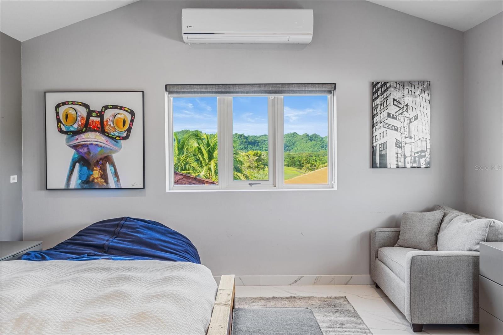 PR9113842 Property Photo