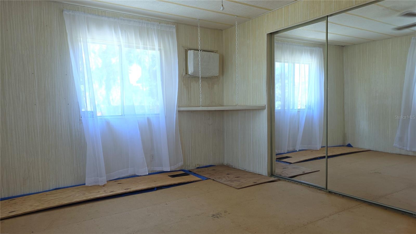 N6139053 Property Photo