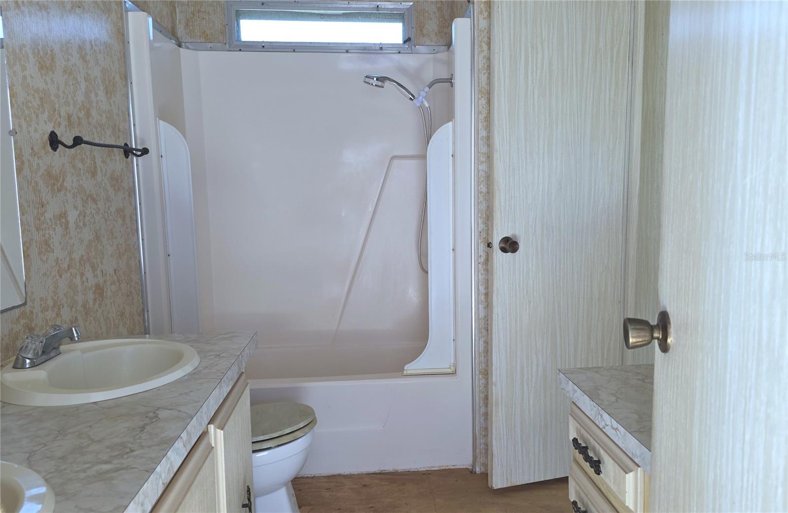 N6139053 Property Photo