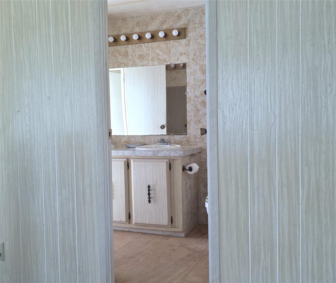 N6139053 Property Photo