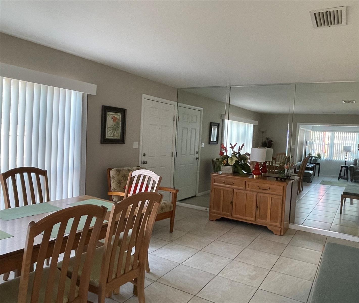 828 S TUTTLE AVE #A, SARASOTA, FL, 34237