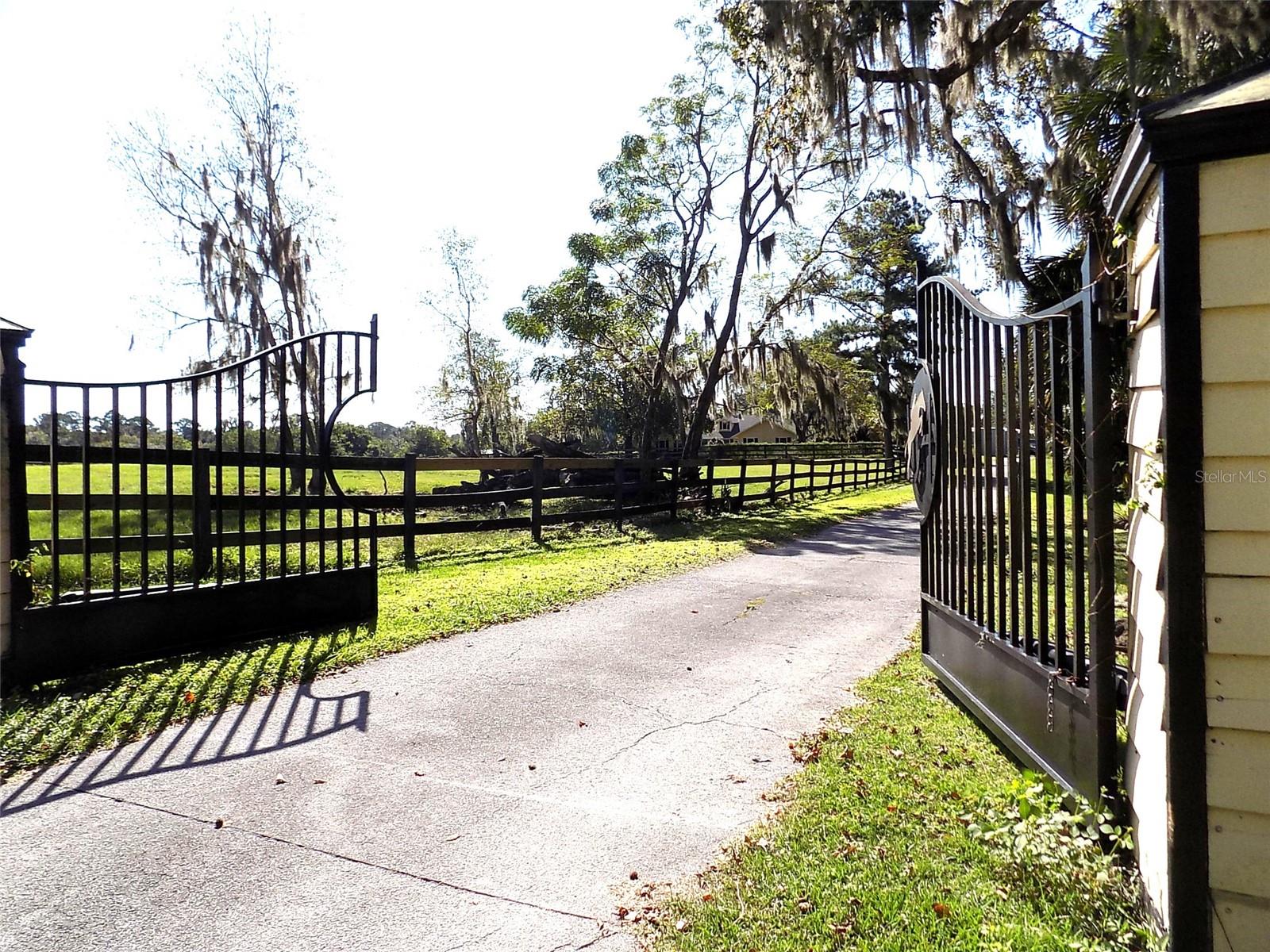 Homes for sale in Ocala, FL | 750 Sw 91St Pl, Ocala, FL 34476 | MLS# O6312490