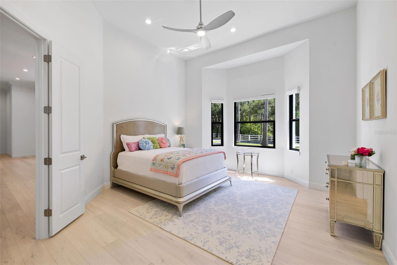 A4653844 Property Photo