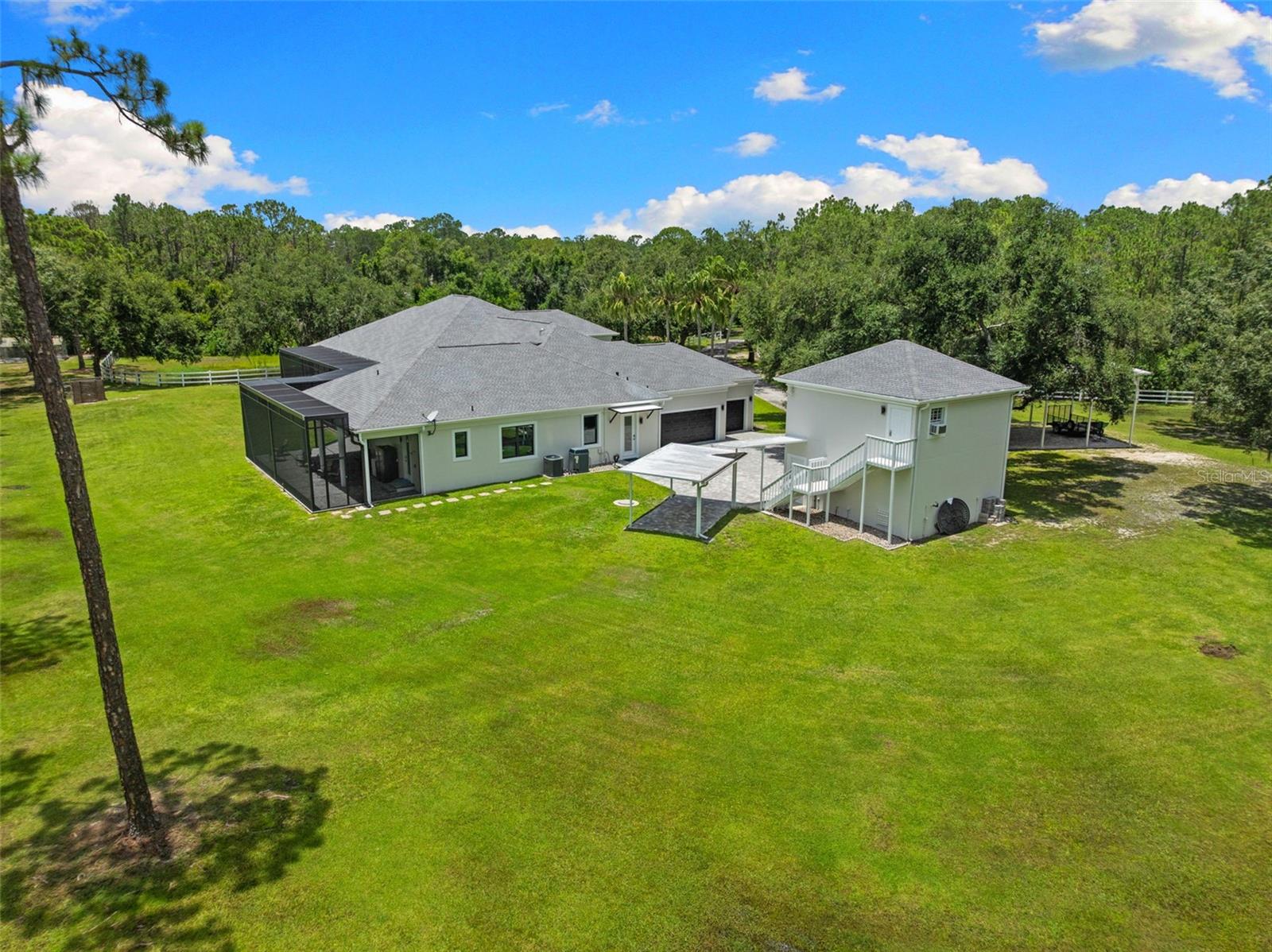 A4653844 Property Photo