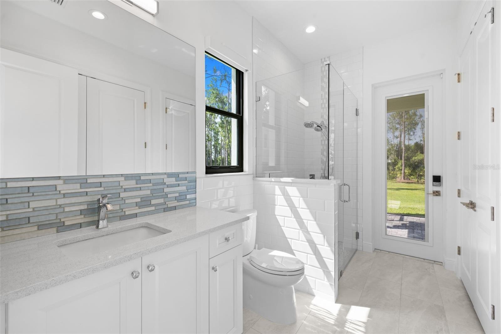 A4653844 Property Photo